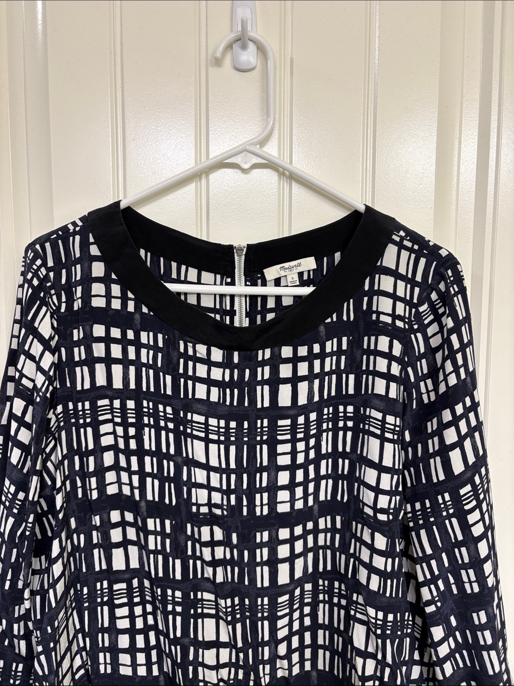 Madewell 100% Silk Navy & White Grid-Print Scoop Neck 3/4 Sleeve Top - Picture 2 of 10